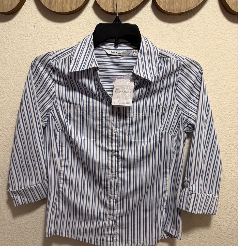 Emily Daniels Women's striped Collar Shirt Size S
